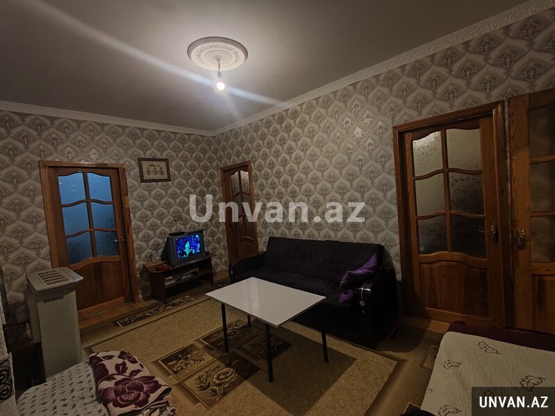 Lökbatan qəsəbəsi ,birinci massiv 5ci küçə 4 otaq , Qaradağ rayonu Lökbatan qəsəbəsi ,birinci massiv 5ci küçə 4 otaq , Qaradağ rayonu