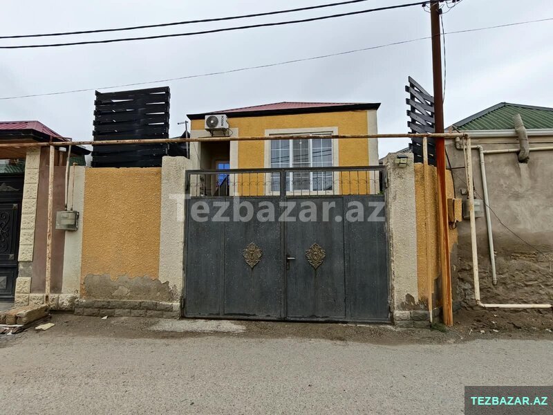 Mektebe yaxin Alti-qarajli ev satilir Mektebe yaxin Alti-qarajli ev satilir