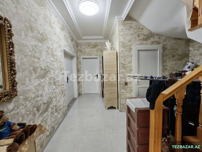 Mektebe yaxin 2.Mertebeli ev satilir Mektebe yaxin 2.Mertebeli ev satilir