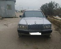 Mercedes 190  1989 il, 2 motor