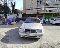 Mercedes 220  1999 год 386757 motor