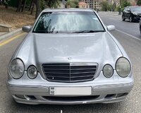 Mercedes E 220  2000 il 220 motor