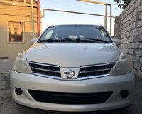 Nissan Tiida  2010 il, 1 motor