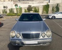 Mercedes E 220  2000 il 220 motor