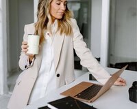 Ofis meneceri axtarılır