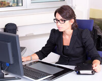 Menecment və Ofis Daxili İdarəetmə Üzrə Seçimlər