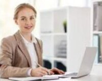 Kompyuterci xanım axtarılır