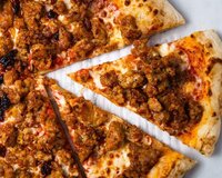 Pizzamen tələb olunur