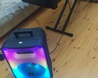 istəyə uyğun olaraq pianoda və sintezatorda musiqilər öyrən