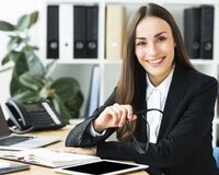 Ofis Menecer tələb olunur