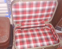 Qədimi çamadanlar qəpiklər cib saadı satlır