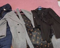 2 Plaş + 1 Palto Satılır. Az Geyinilib
