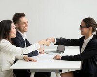 Ofis menecer tələb olunur