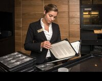 Restorana hostess teleb olunur