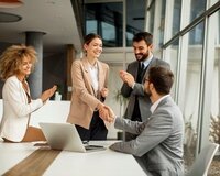Ofis daxili iş axtaranların nəzərinə