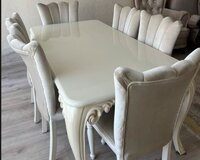 Masa ve oturacaqlar desti satılır