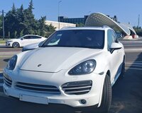 Porcshe Cayenne icaresi
