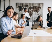 Təqaüddə olanlara ofis işi təklif olunur