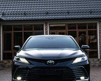 Toyota Camry black 2019 icaresi