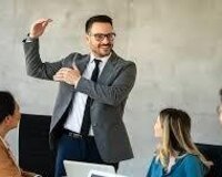 Kadr üzre mütexessis teleb olunur