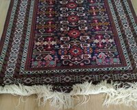 Xalça qədimi satılır