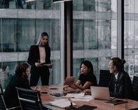 Ofisdə aktiv menecer tələb olunur