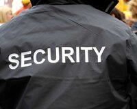 Klinikaya `Mühafizəçi Bəy` tələb edilir (kamera arxası)