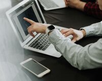 Aktiv menecer axtarılır