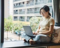 Sosial medya operatoru tələb olunur