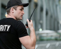 Zavoda mühafizəçi (bəylər) tələb olunur