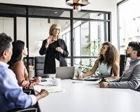 Menecer işi teklif edirik