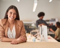 Məlumat meneceri işi təklif edirik