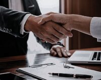 Ofisə Menecer axtarılır