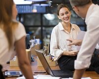 Pedaqojı şəxslərə iş təklifi