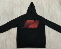 Svitşot qara kapşonka