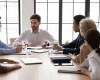 Ofis menecer işi təklif olunur