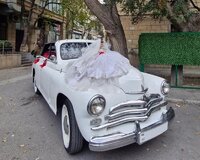 Retro gelin masini Pobeda Cabrio