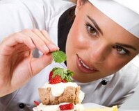 yemək bişirə bilən Xadimə