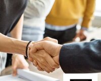 Ofis meneceri tələb olunur