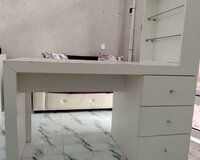 Manikur masası satılır