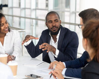 Ofis meneceri tələb olunur