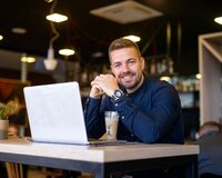 Ofis Meneceri Tələb Olunur