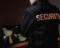 Dərman Deposuna Mühafizəçi tələb olunur