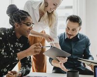 Müştəri əlaqələri üzrə menecer