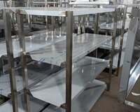 Restoran mətbəxləri üçün nerjaveyka rəf və stollar