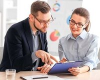 Menecer tələb olunur