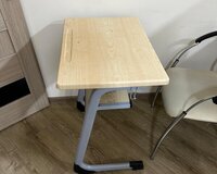 Asılqanlı rəfli parta