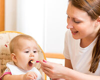 Dayə tələb olunur