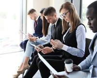 Biznes komandasına yeni əməkdaşlar axtarılır