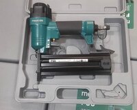 Meakida firmasının Pinevmatik mismar vuran tapançası